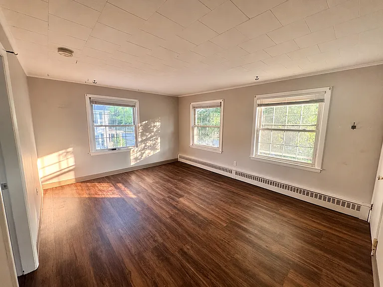 26 Harvard Rd #D — Photo 3