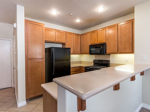 2nd image of 239 Calle Del Sol