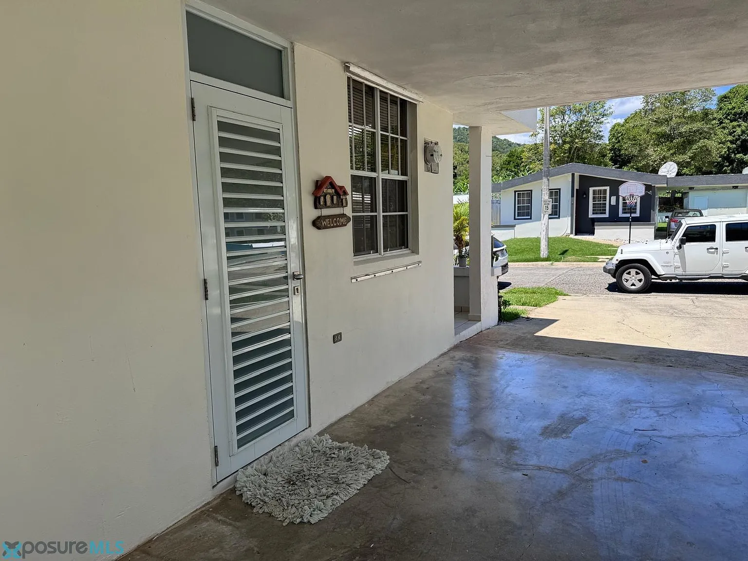 3 bed, 2.0 bath, 300 sqft, $1,250 — Photo 3