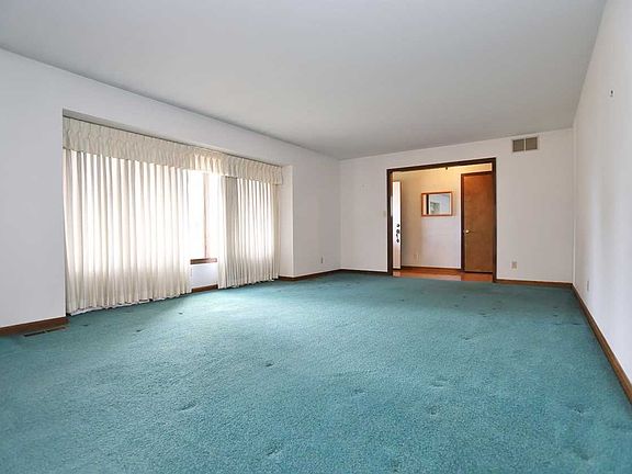 5th image of 5533 Byerson Dr