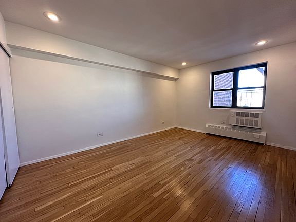 2nd image of 149-45 Northern Blvd #4U