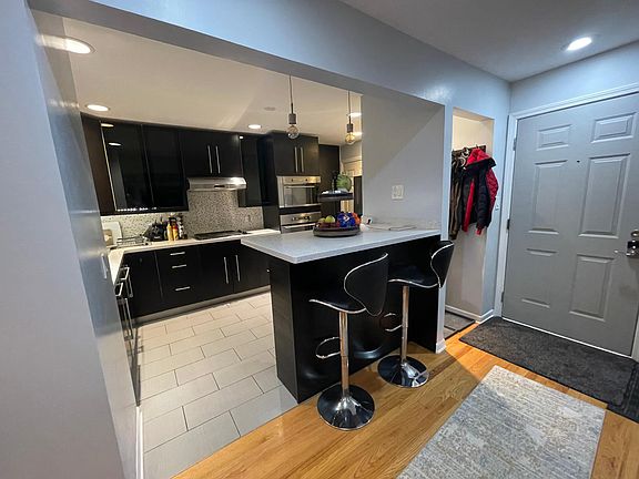 5th image of 10153 Hartford Ct APT 2A