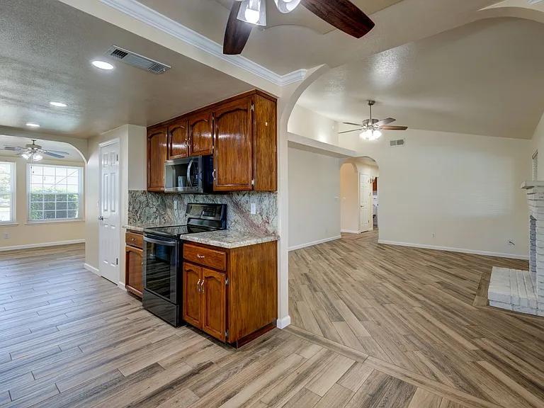 2197 Polson Ave — Photo 8