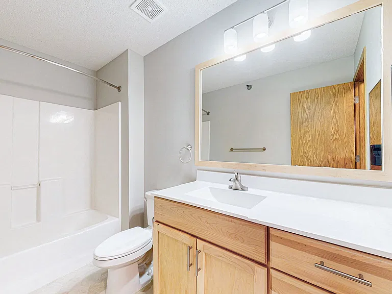 Cedar Pointe Townhomes — Photo 119