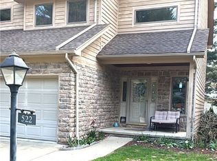 522 Oakdale Dr, Dover, OH