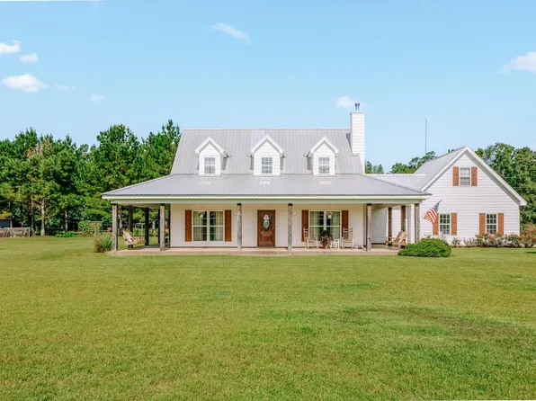 945 Blackjack New Chapel Rd, Collins, MS 39428