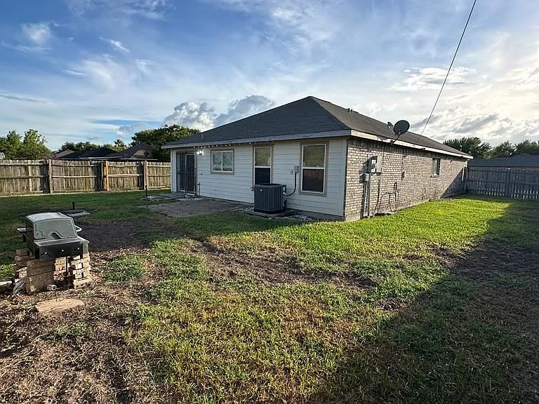 113 Park Ln E — Photo 19