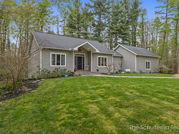 9122 32nd St, Gobles, MI 49055