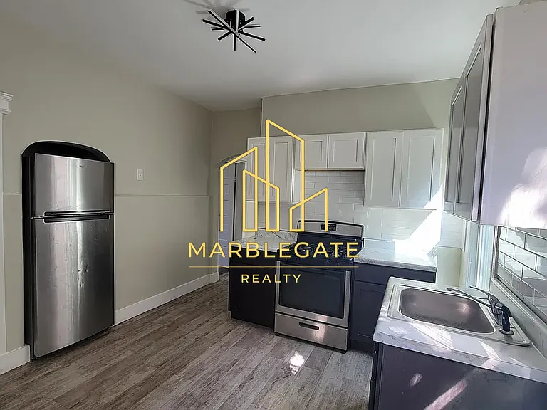 917 S 17th St #11 — Photo 1