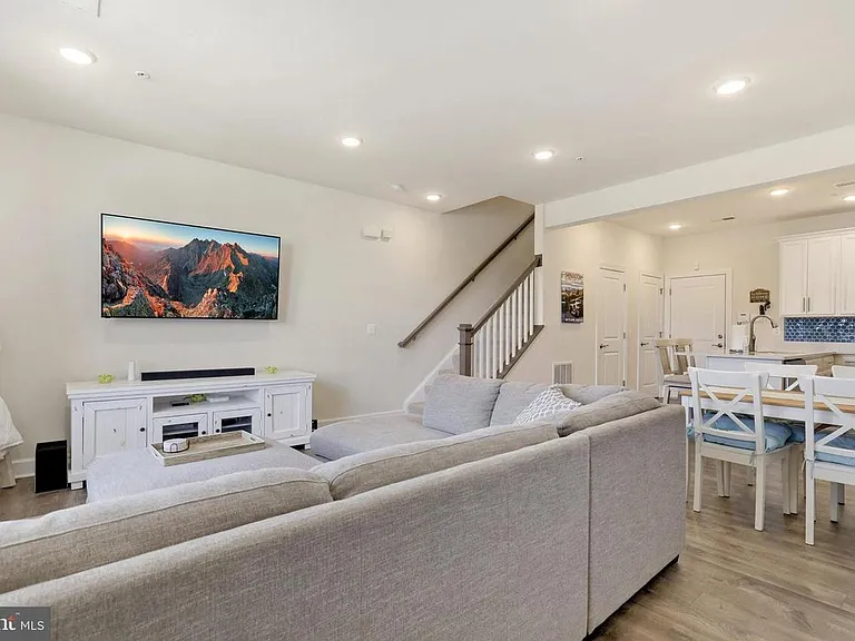 10342 Ratcliffe Trl — Photo 7