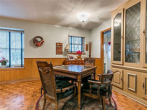4th image of 2745 Plymouth Ln