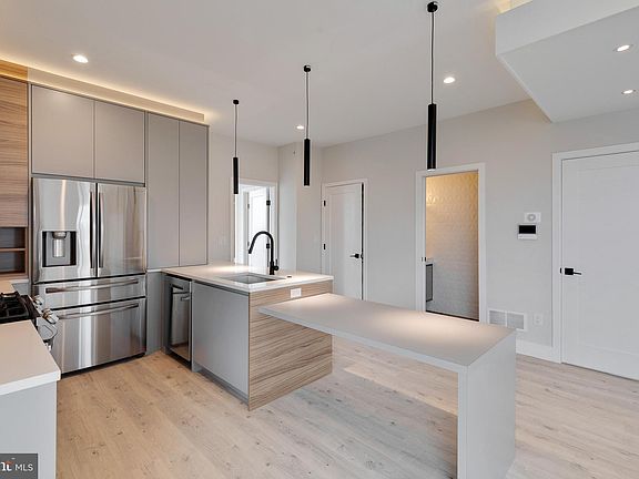 4th image of 1601 S 22nd St #3