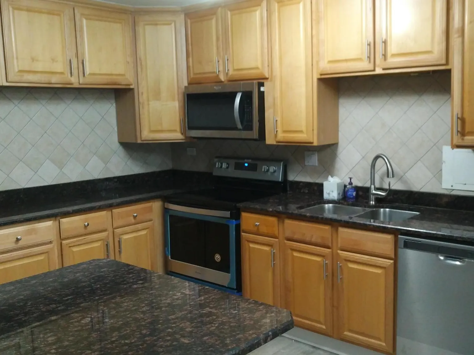 2 bed, 1000 sqft, $2,000 — Photo 3