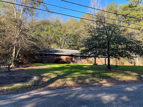 4th image of 700 W Dogwood St