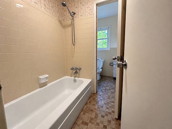 3rd image of 4 Arthur Rd