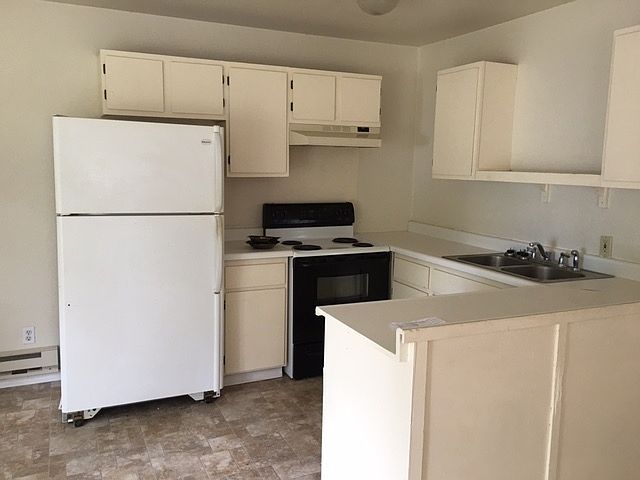 1st image of 215 SE Lilly Ave APT 1