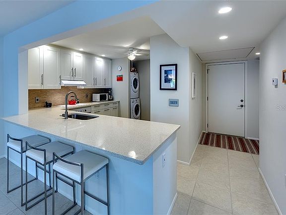 2nd image of 508 Lakeside Dr #508