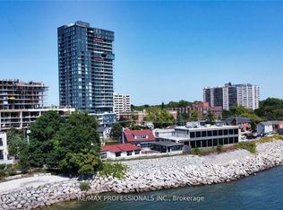 370 Martha St #802, Burlington, ON L7R 2P7