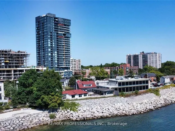 370 Martha St #802, Burlington, ON L7R 2P7