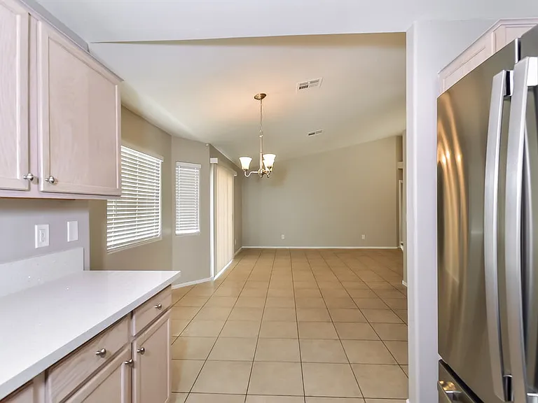 5828 Meadow Dale Dr — Photo 7