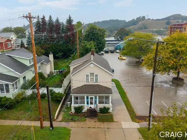 107 S 1st St, Grand Haven, MI 49417