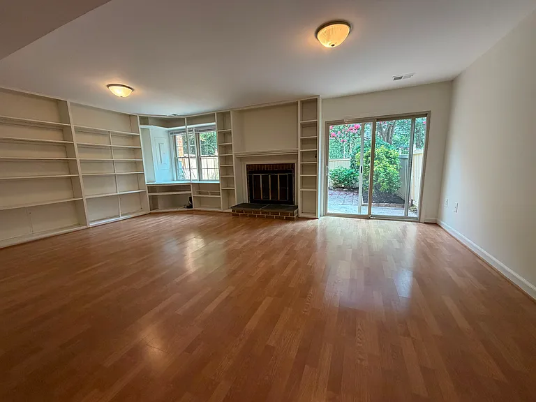 5814 Tudor Ln — Photo 7