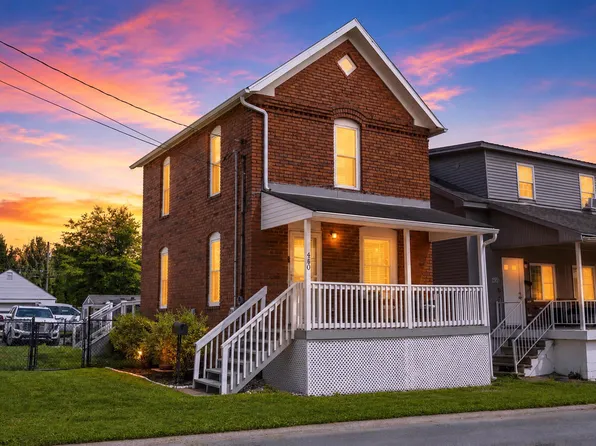 460 Herman Ave, Star City, WV 26505