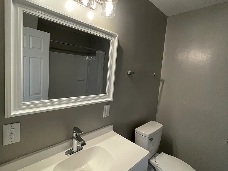 891 S Harris Ave — Photo 20
