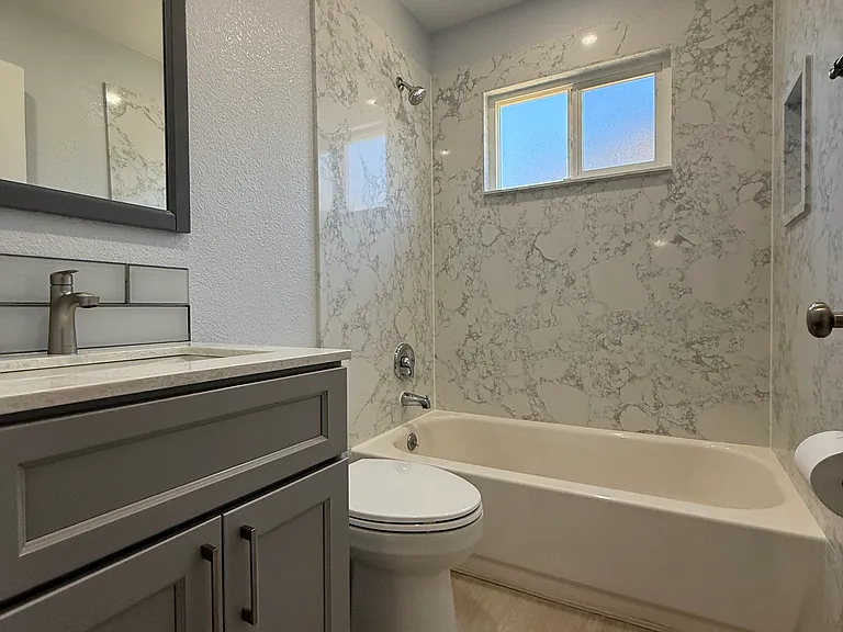 2041 Robin Dr — Photo 11