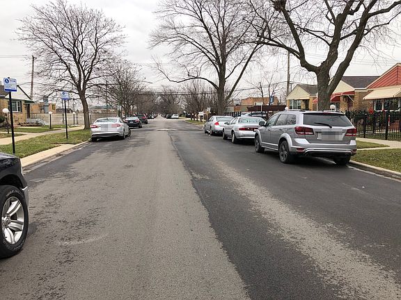 4th image of 4633 S La Crosse Ave