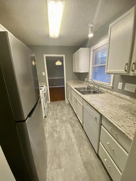 5051 Waterford Dr — Photo 4