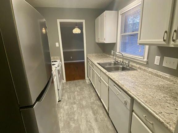 4th image of 5051 Waterford Dr