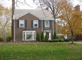 2631 Kerwick Rd, University Heights, OH 44118