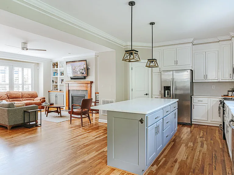 239 Huntley Ave — Photo 15