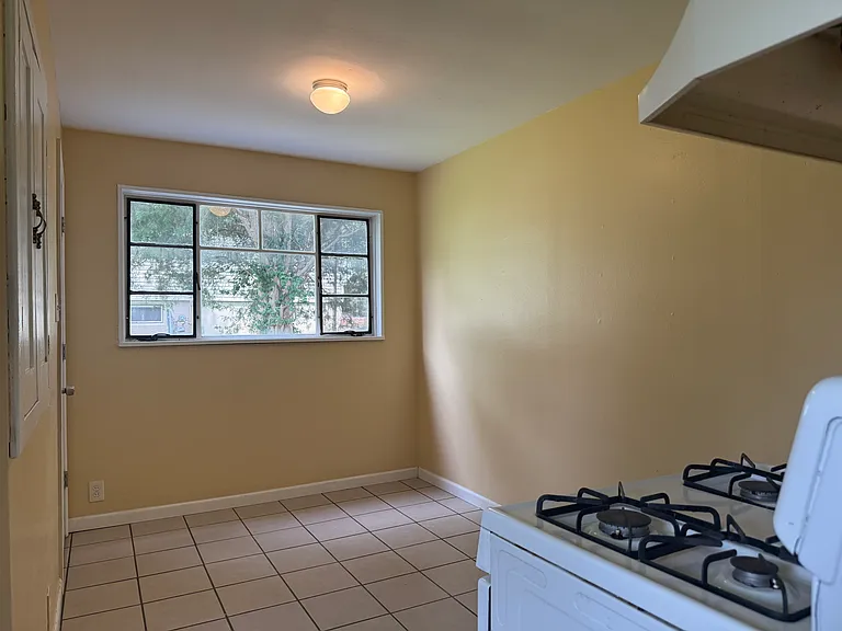7727 Paddington Dr — Photo 10