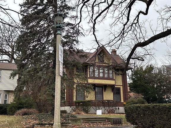 3rd image of 535 Fair Oaks Ave