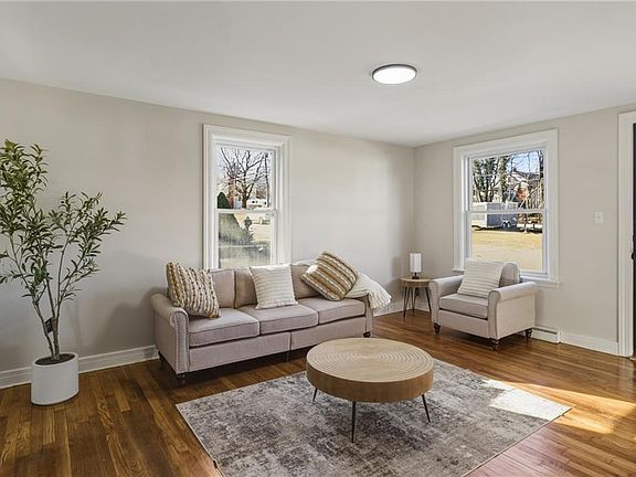 3rd image of 6 Field Ave