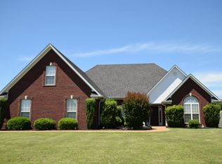 210 Willow Springs Dr, Medina, TN 38355