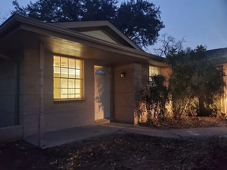 8507 Lorna St — Photo 6