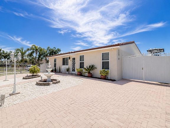 5th image of 25305 SW 124th Ct