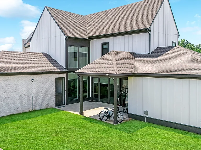 1536 Grantham Dr — Photo 3