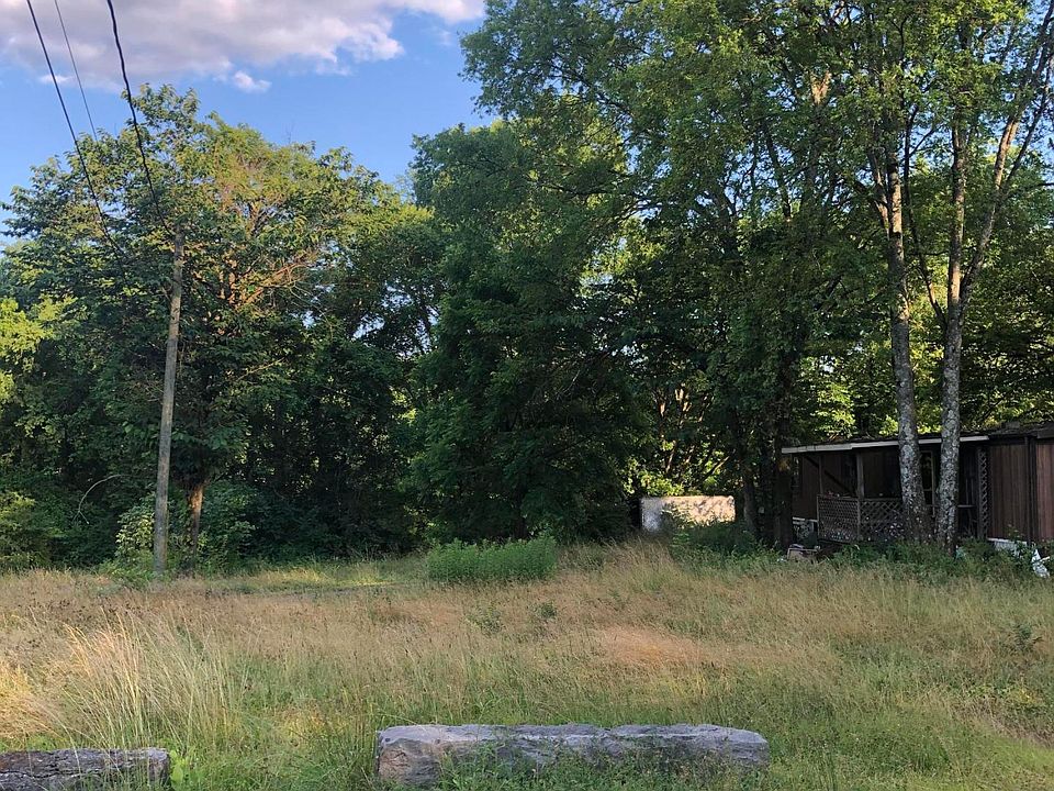 2nd image of 1608 Maryville Pike