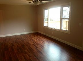3rd image of 512 Blue Bonnet Dr