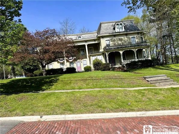 70 Prospect St, Jamestown, NY 14701