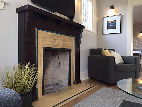 Working Fire Place in Living Room