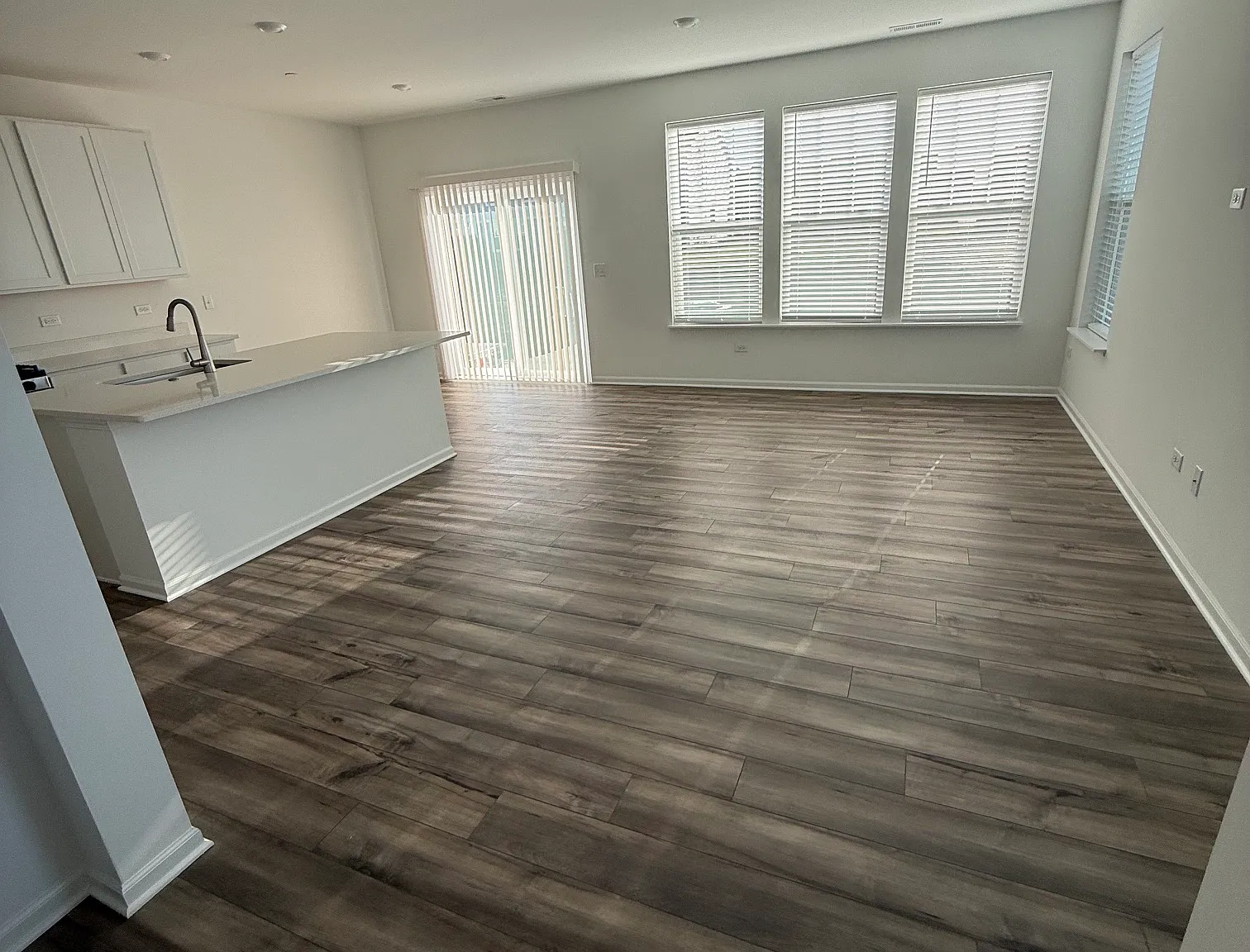 3 bed, 1717 sqft, $2,800 — Photo 3