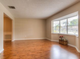 7511 Meadow Dr, Tampa, FL 33634