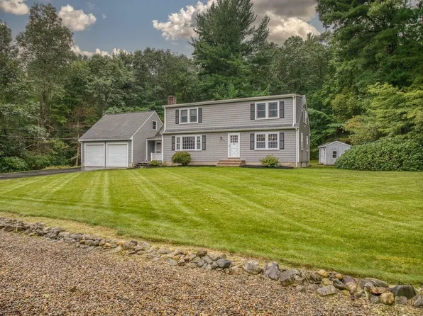 92 West St, Georgetown, MA 01833