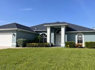 512 Archer Pkwy W, Cape Coral, FL 33904