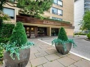 22 Shallmar Blvd #206, Toronto, ON M5N2Z8